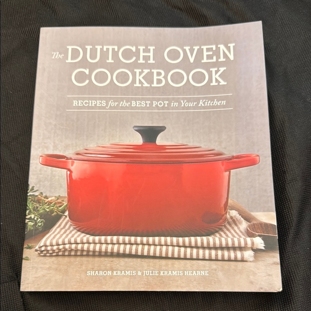 The Dutch Oven Cookbook - Red